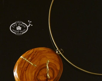Attractive Handcarved Wooden Pendant