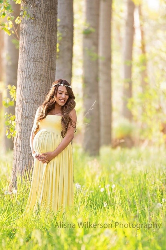 yellow maternity outfit