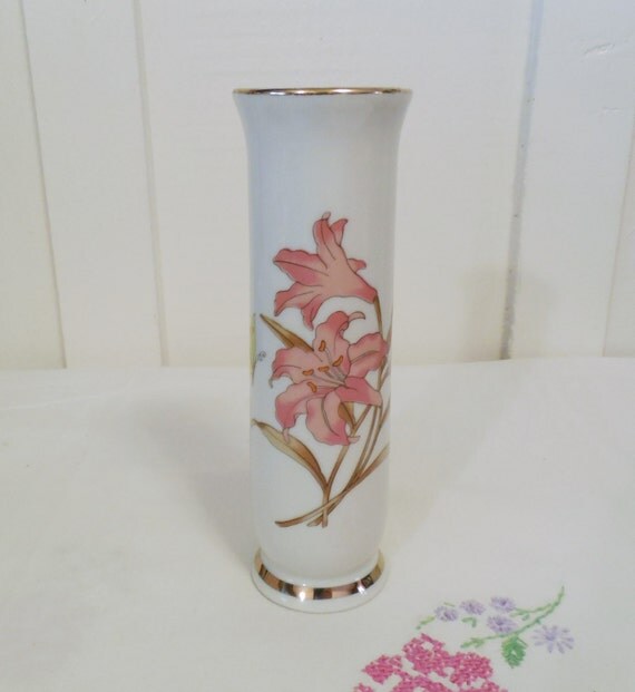 Porcelain Bud Vase from Japan 6 3/4 Hand Painted Bud