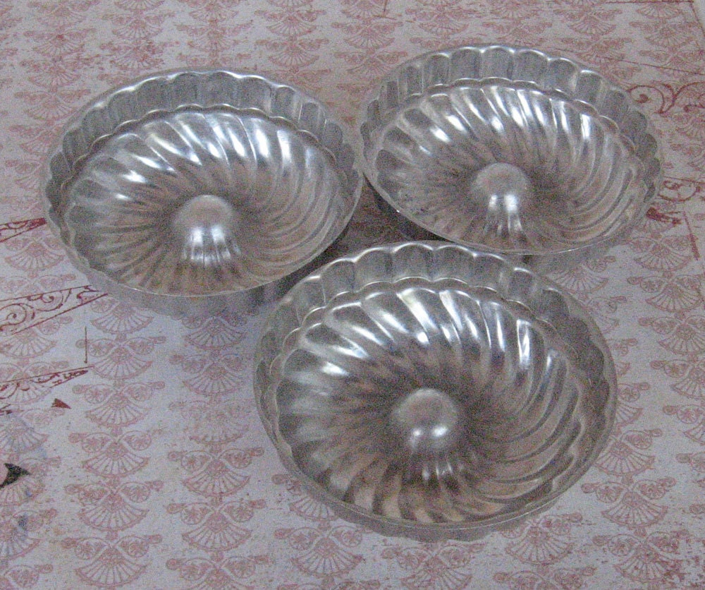 Vintage Jello Pudding Bundt Cake Tins Set of 3 Swirl Design Soap Mold