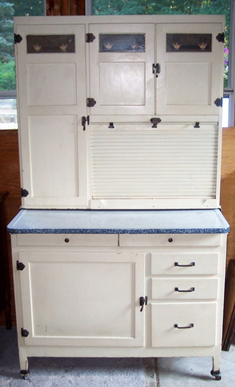 McDougall Hoosier Oak painted white Flour Sifter