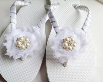 White Bridal Flip Flops Bridesmaid Flip Flop Bridal Sandals, Beach Wedding Sandals, Wedding Flip Flops Bridal Sandals Pearl Flip Flop