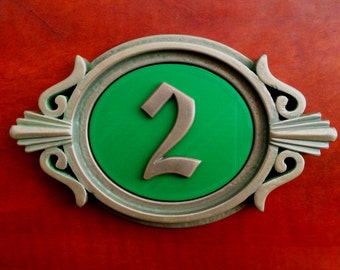Plate number (1 digit), "bronze", green