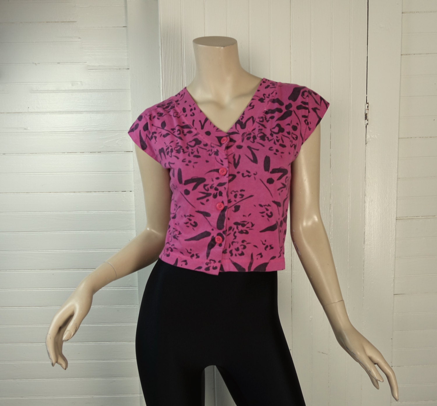 80s Crop Top in New Wave Flowers 1980s Fuchsia Pink & Black