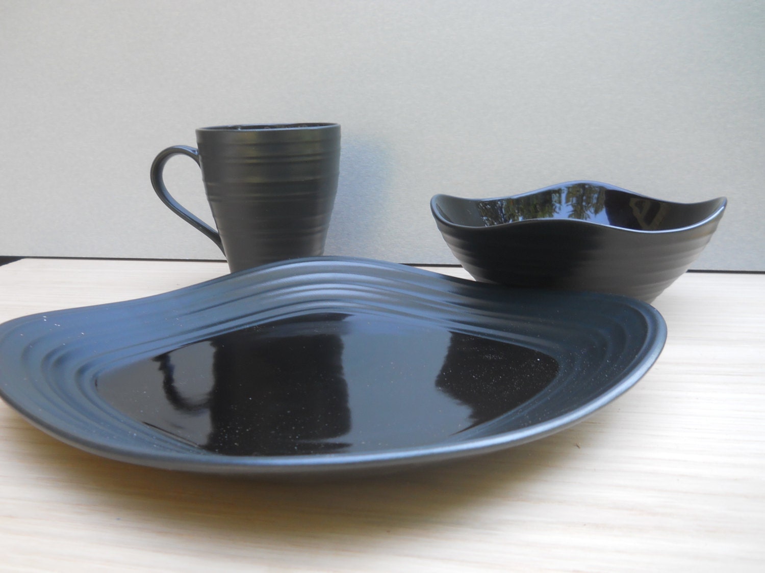 Mikasa Swirl Black Square Three Piece Dinnerware Set