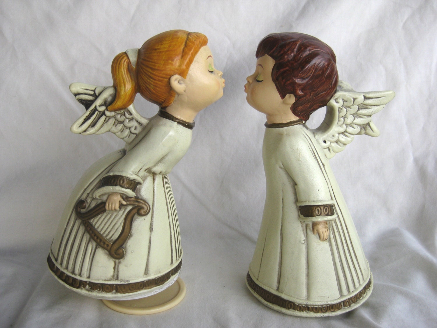 Vintage kissing angels figurines Japan girl boy harp
