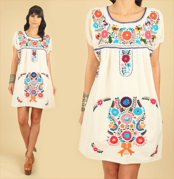 ViNtAgE Mexican EMBROIDERED MiNi Dress // Natural Cotton Tunic