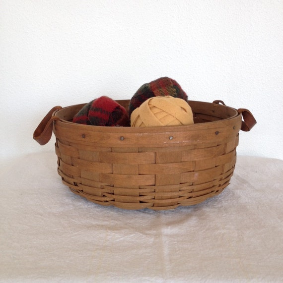 Vintage Longaberger Basket Signed Collectible Round Basket