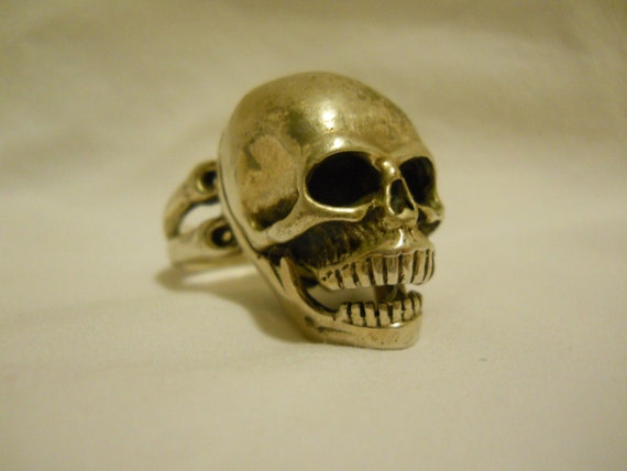 skull and bones ring
