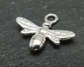 Sterling Silver Bee Pendant 13mm (CG7769)