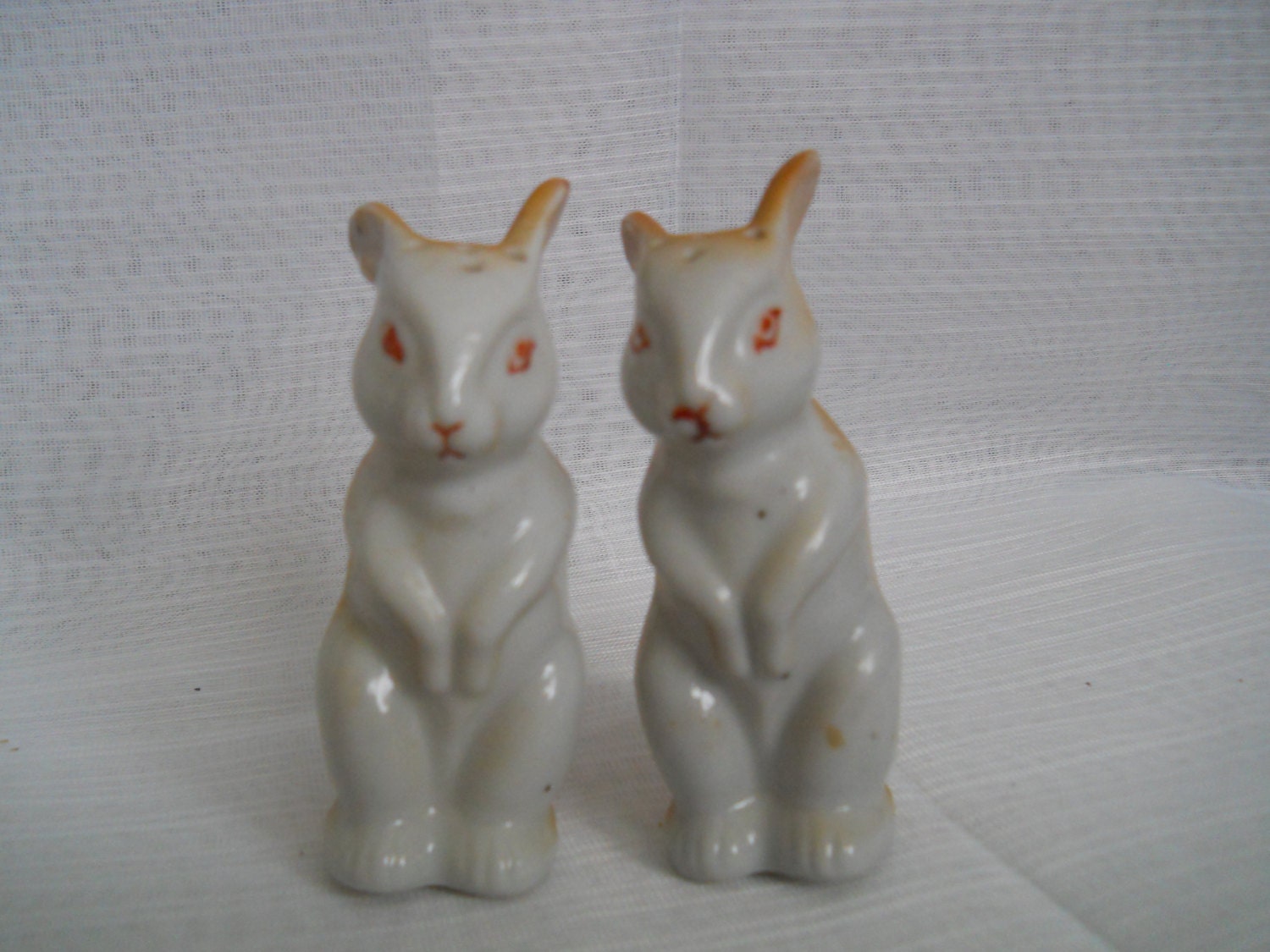 Vintage Rabbit Salt and Pepper Shakers collectible, kitchen, rabbits