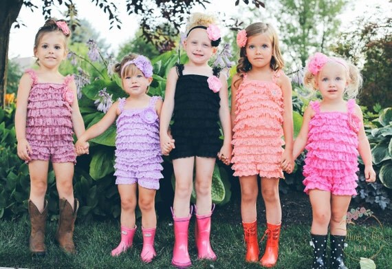 Petti lace romper,petti romper,lace romper, baby romper,girls lace romper,Baby girl outfit,Smash cake outfit,1st birthday, newborn romper. by ThinkPinkBows