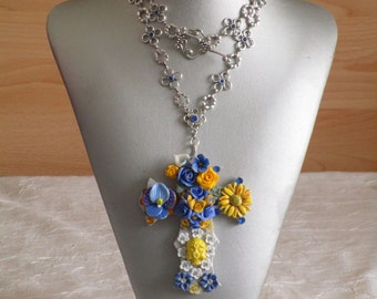 Collier pendentif "série de croix fleuries 14"