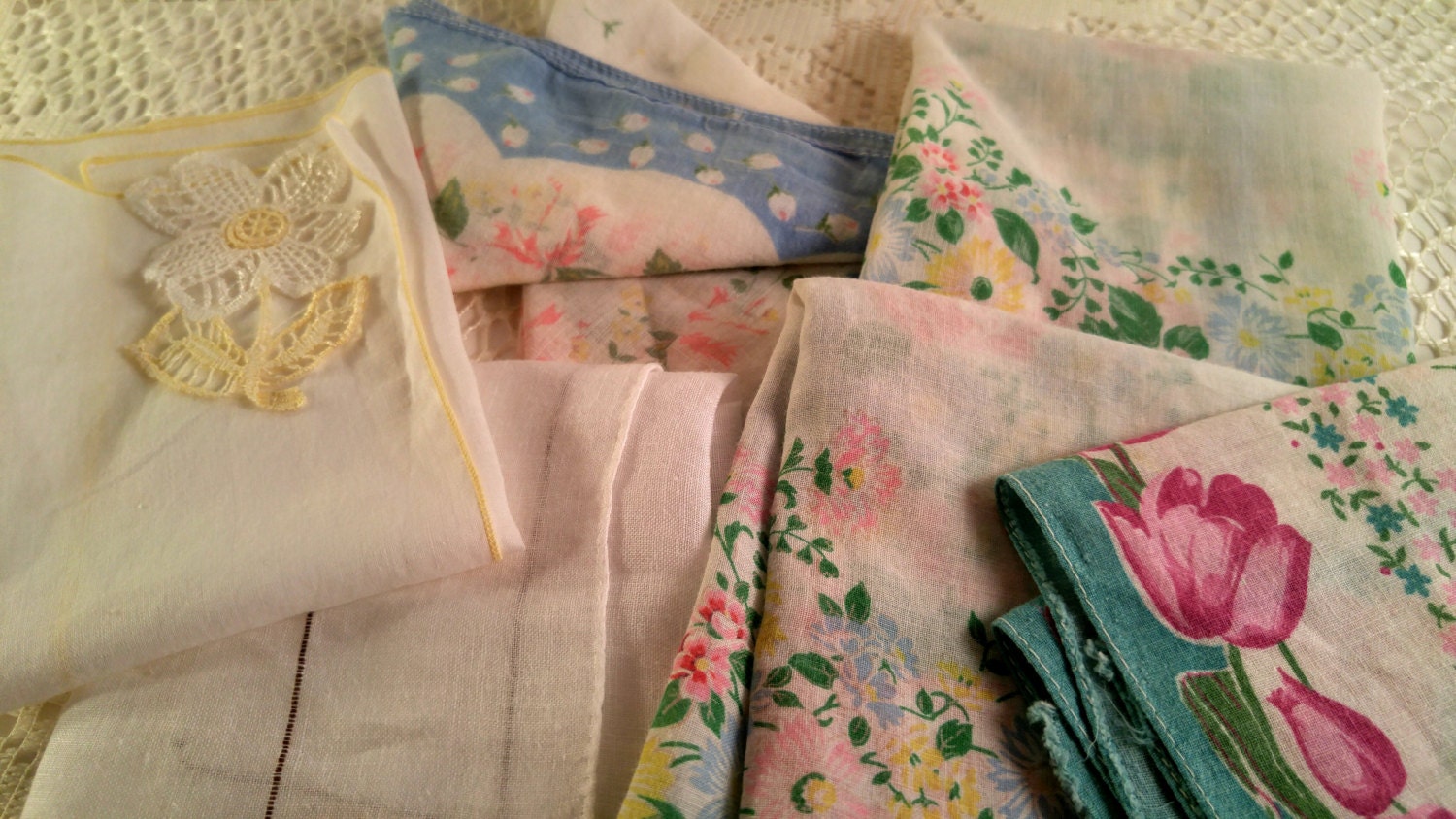 Vintage Ladies Handkerchiefs. Set of 6 Cotton & Linen Pink