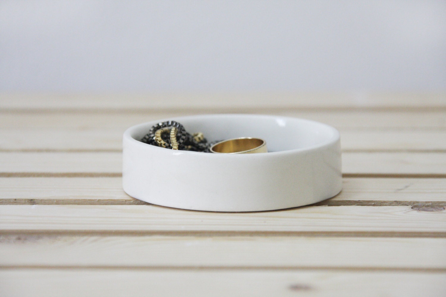 Ceramic jewelry dish in white and clear glossy by ONEandMANY