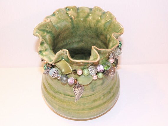 Beautiful hand thrown ceramic vase. Green by GabiLuAmaraBoutique