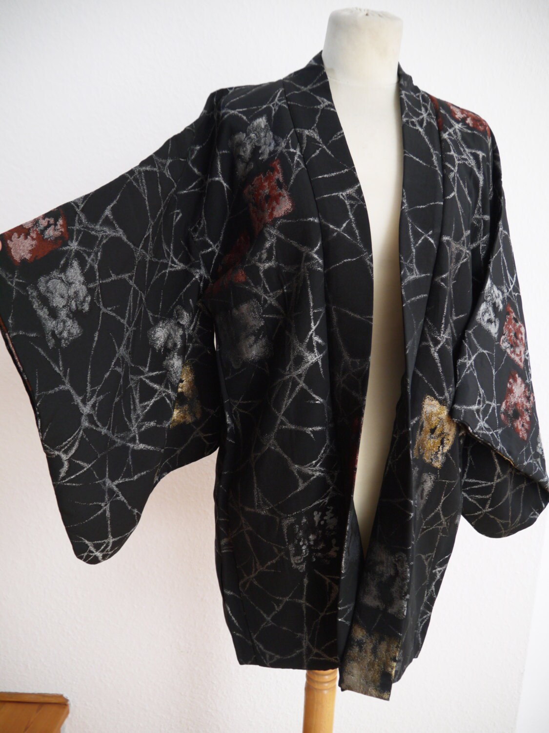 Black shiny KIMONO jacket / URUSHI (lacquer wear) silk/ luxury jacket ...
