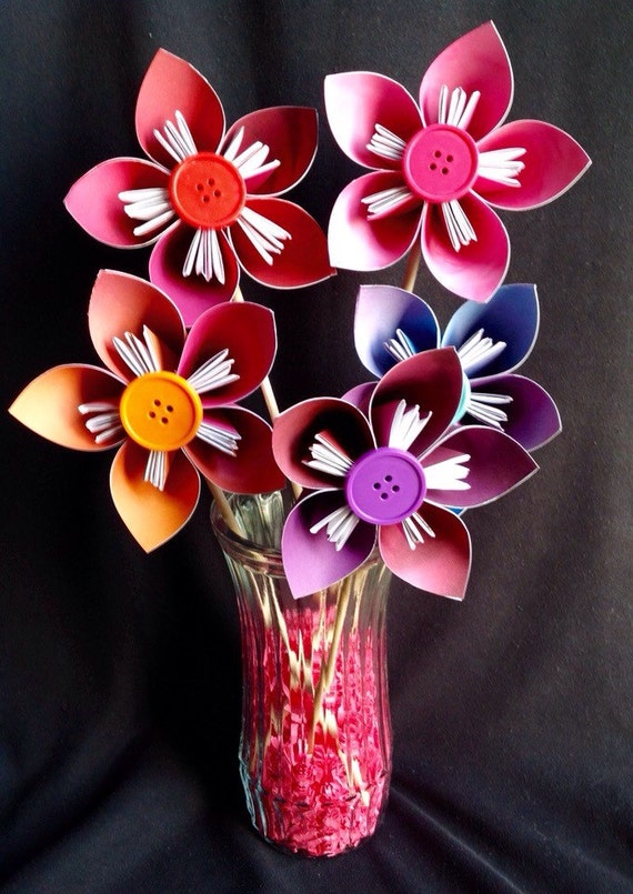 Set of 5 kusudama tie-dyed flowers arrangement with vase