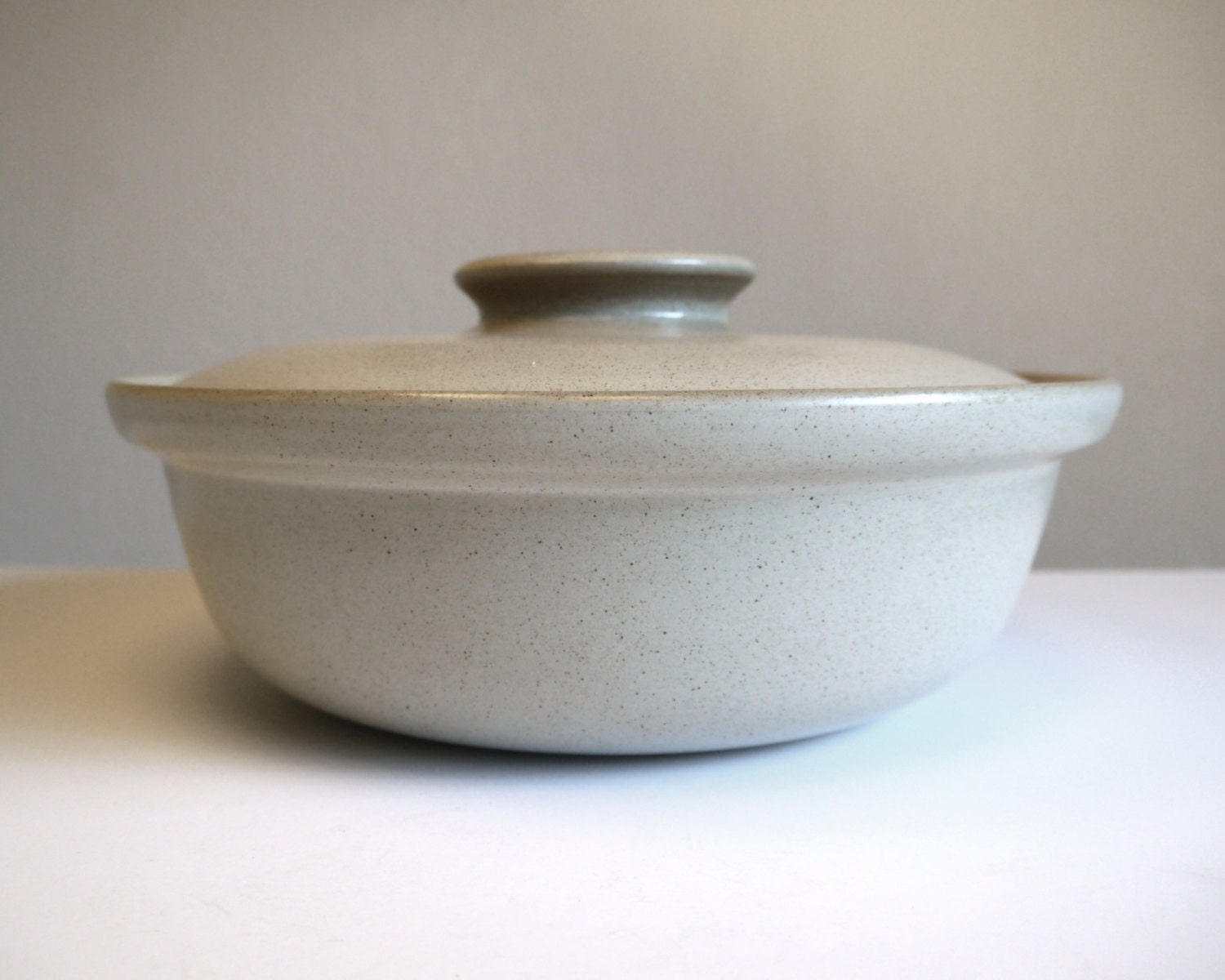 Vintage Heath Ceramics Large 11″ Covered Serving Dish in Sandy Glaze