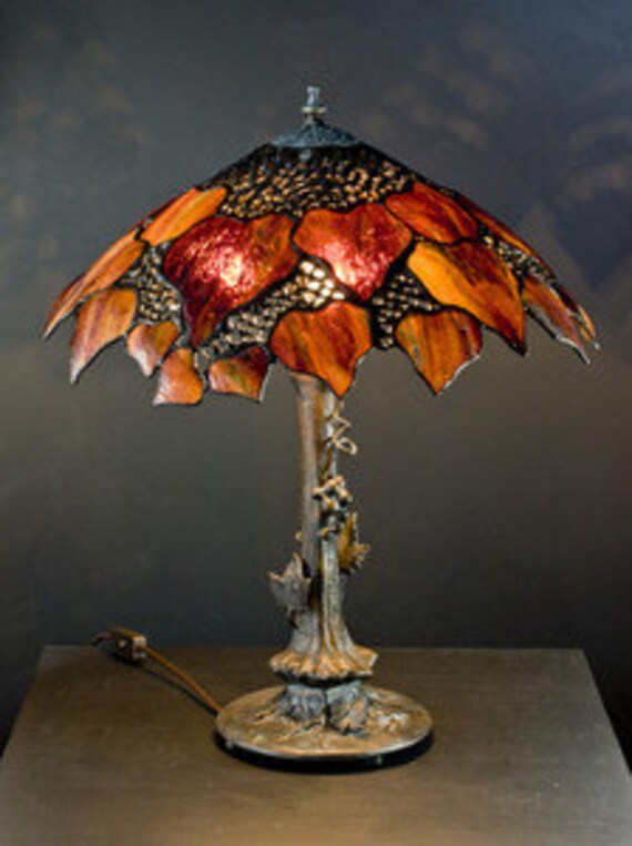 Maple Leaf, Stained Glass Lamp, Tiffany Lamp, Table Lamp, Desk Lamp, Home Decor, Office Decor, Bedside Lamp, Nightstand Lamp, Library Lights