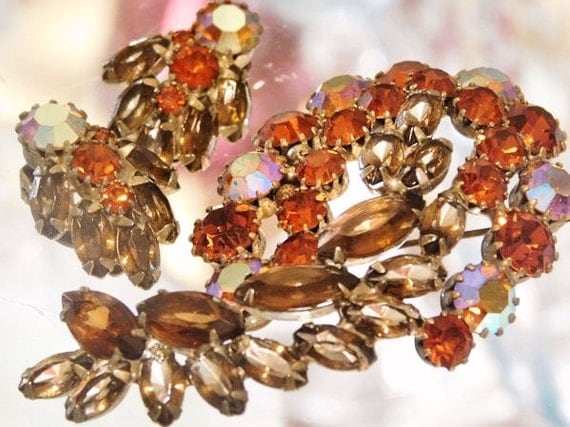 Vintage WEISS Rhinestone Brooch Earrings Set Demi Parure 1950s 50s AB Aurora Borealis Mid Century Midcentury Designer Wedding Bride Bridal