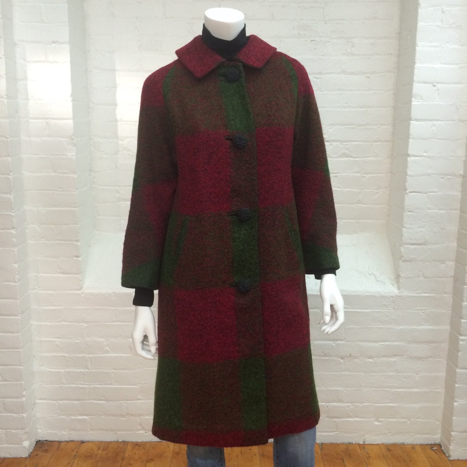 vintage wool coat // tweed topcoat // plaid winter coat