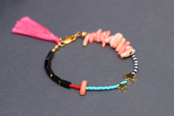 Items similar to Gold Star Bracelet - Beaded Friendship Bracelet - Pink ...