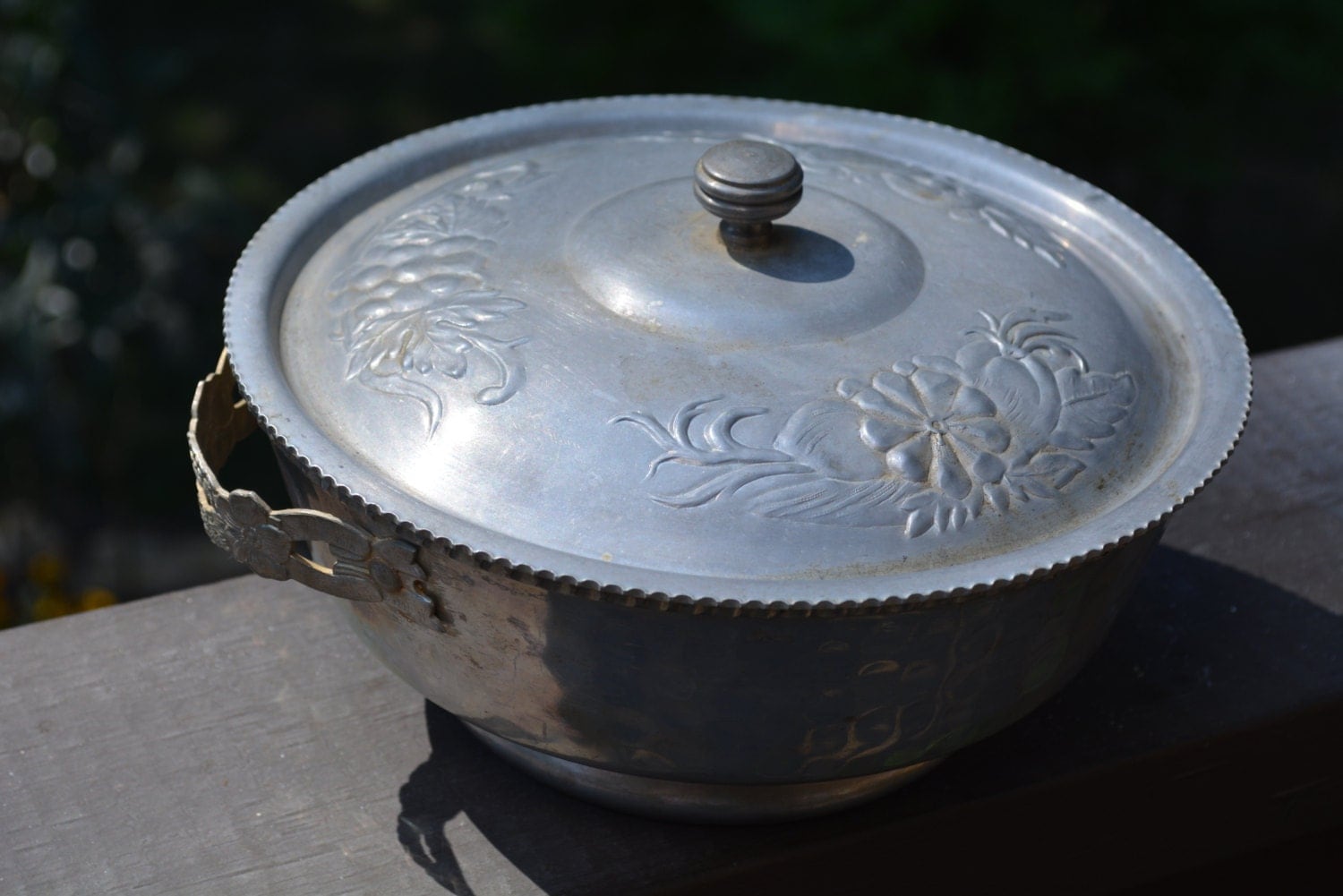 Hammered Aluminum, Casserole Carrier, Vintage Serving, Farmhouse Decor