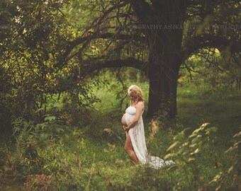 Cecilia Lace Maternity Gown (Sheer - No Lining)