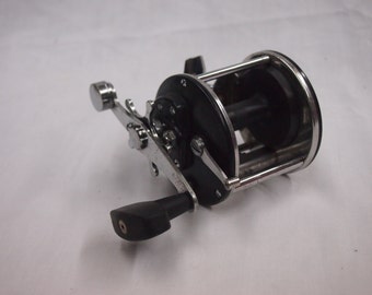 Vintage Penn 209 Level Wind Fishing Reel
