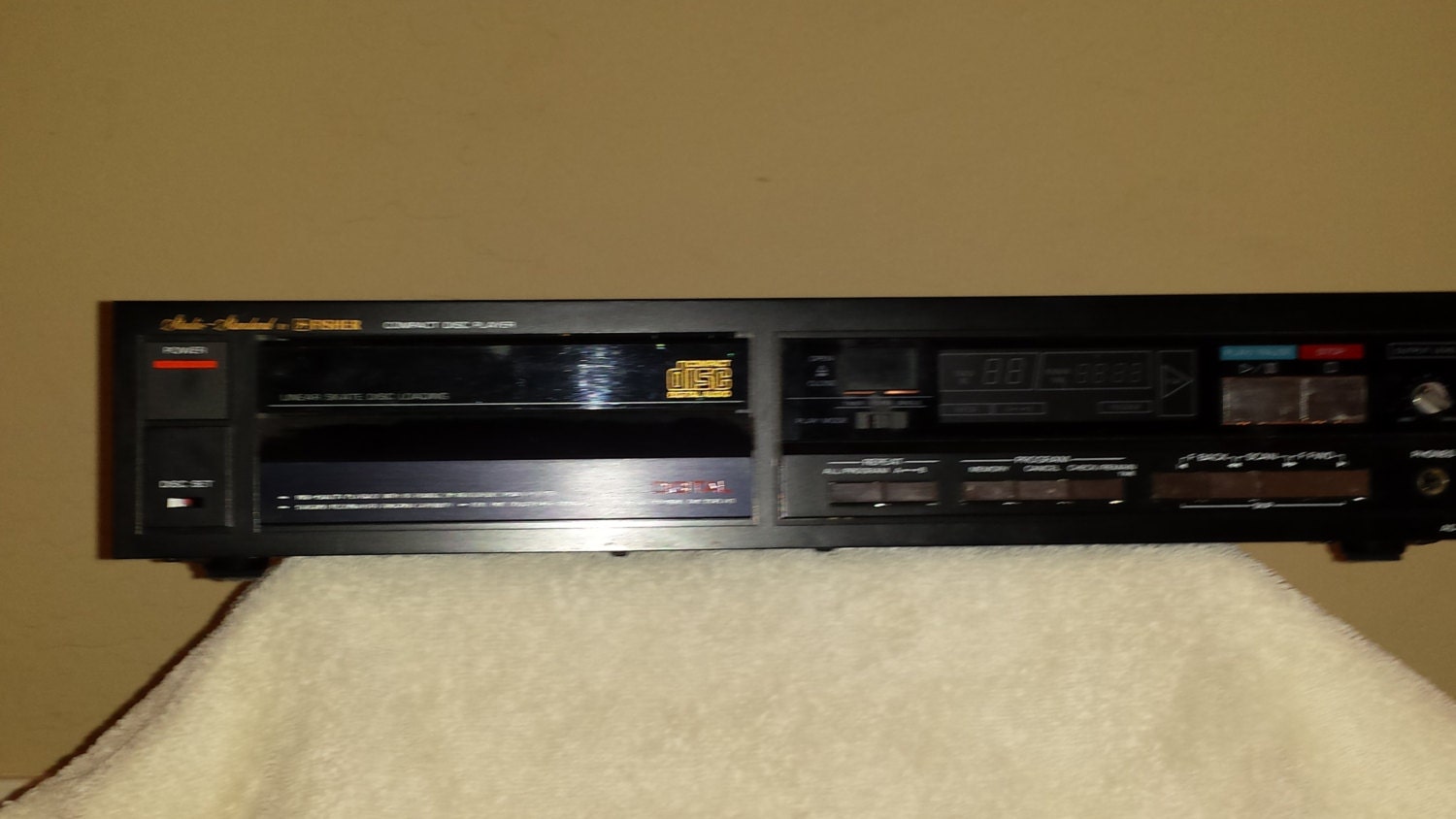 VINTAGE CD PLAYER Studio Standard by Fisher.. 1984