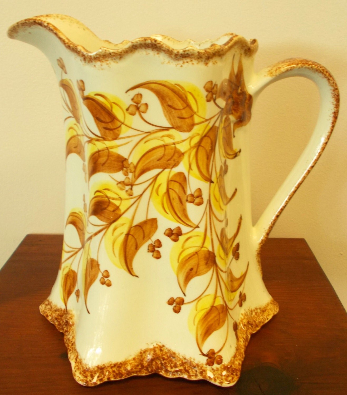 Large Clinchfield Artware Erwin TN Hand Painted Pottery Pitcher Haute