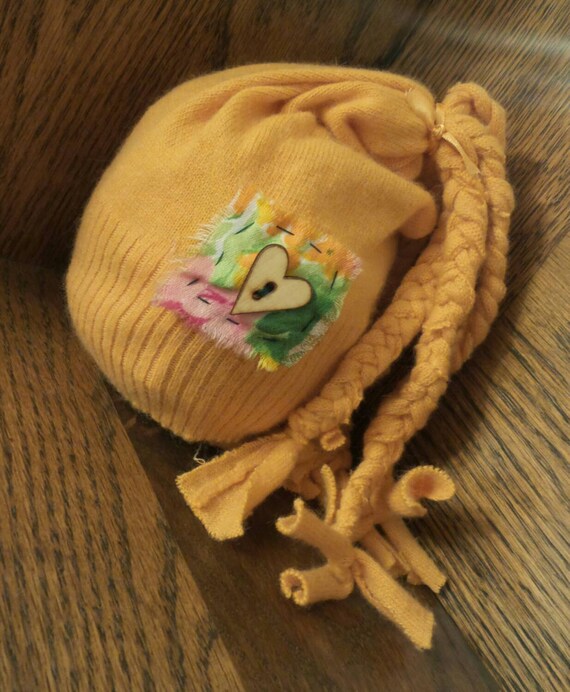 Items similar to Peach floral newborn baby girl hat 06 months ready to