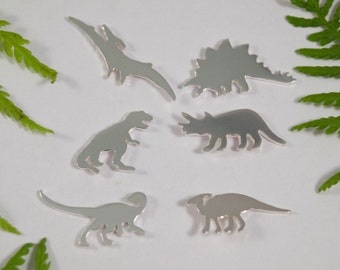 Argento orecchini di dinosauro: un set di 6 di dinosauro a forma di orecchini in argento sterling.