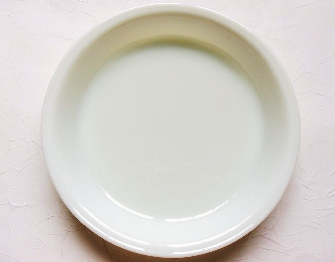 Vintage Pyrex White Milk Glass Pie Pan 9″ Haute Juice