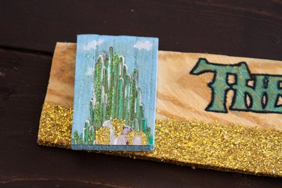 The Emerald City Wizard of Oz Directional Sign Post Decor