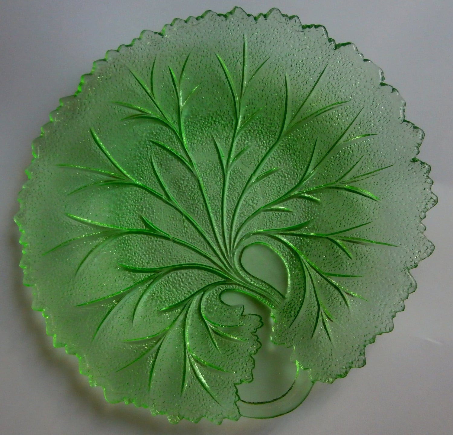 SALE Vintage Green Glass Decorative Plate Haute Juice