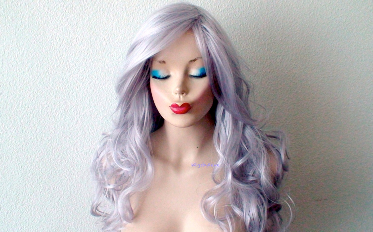 Silver wig. Long curly hair long side bangs wig. Durable Heat