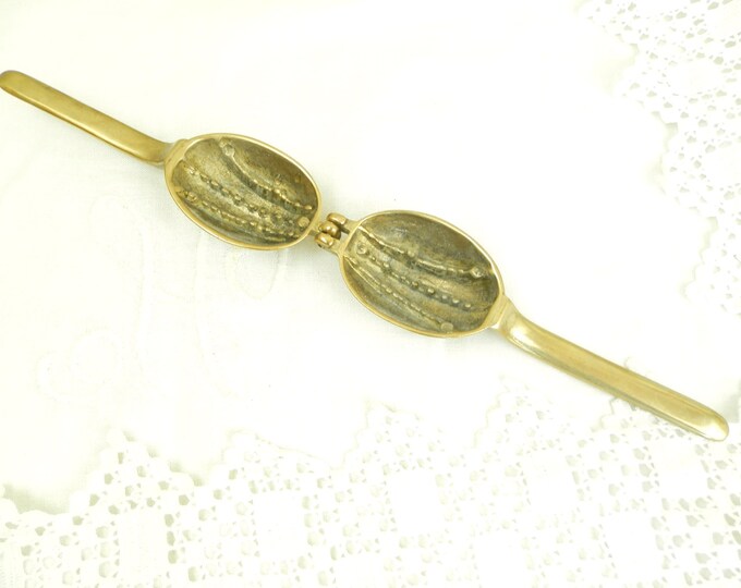 Brass Nut Cracker in the Shape of a Walnut / Retro Vintage Home Interior / Man Cave / French Country Decor / Mid Century Dinning / Cooking Brass Nut Cracker in the Shape of a Walnut / Retro Vintage Home Interior / Man Cave / French Country Decor / Mid Century Dinning / Cooking