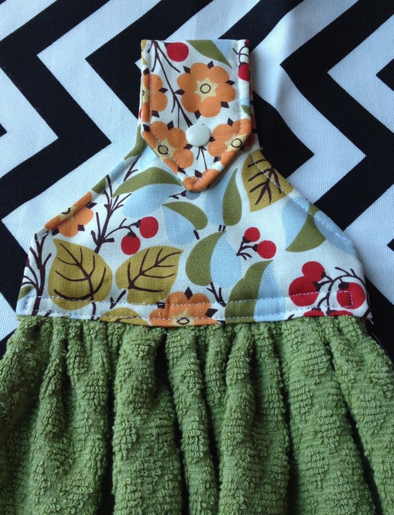 Hanging snap kitchen towels by NitasNeedle on Etsy