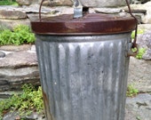 Antique vintage galvanized Trash Can with original lid, metal garbage pail,original bail handle,RARE SIZE,good condition,kitchen waste pail Antique vintage galvanized Trash Can with original lid, metal garbage pail,original bail handle,RARE SIZE,good condition,kitchen waste pail