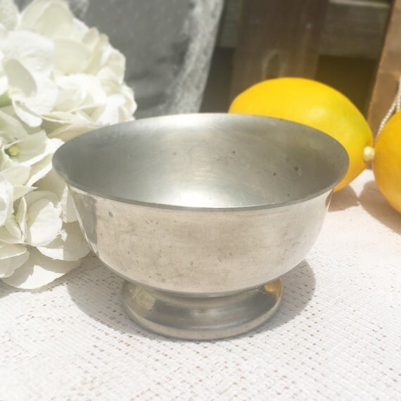 Vintage Woodbury pewter Decorative sugar Bowl by