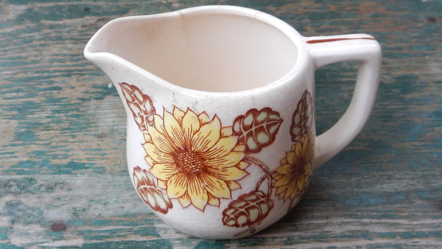 Adorable Vintage Sunflower Creamer! Haute Juice