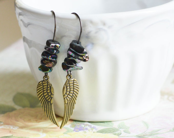 Angel Wings // Earrings in metal with brass colored stone // Retro , Vintage, Shabby, Boho Chic // 2017 Best Trends // French Style