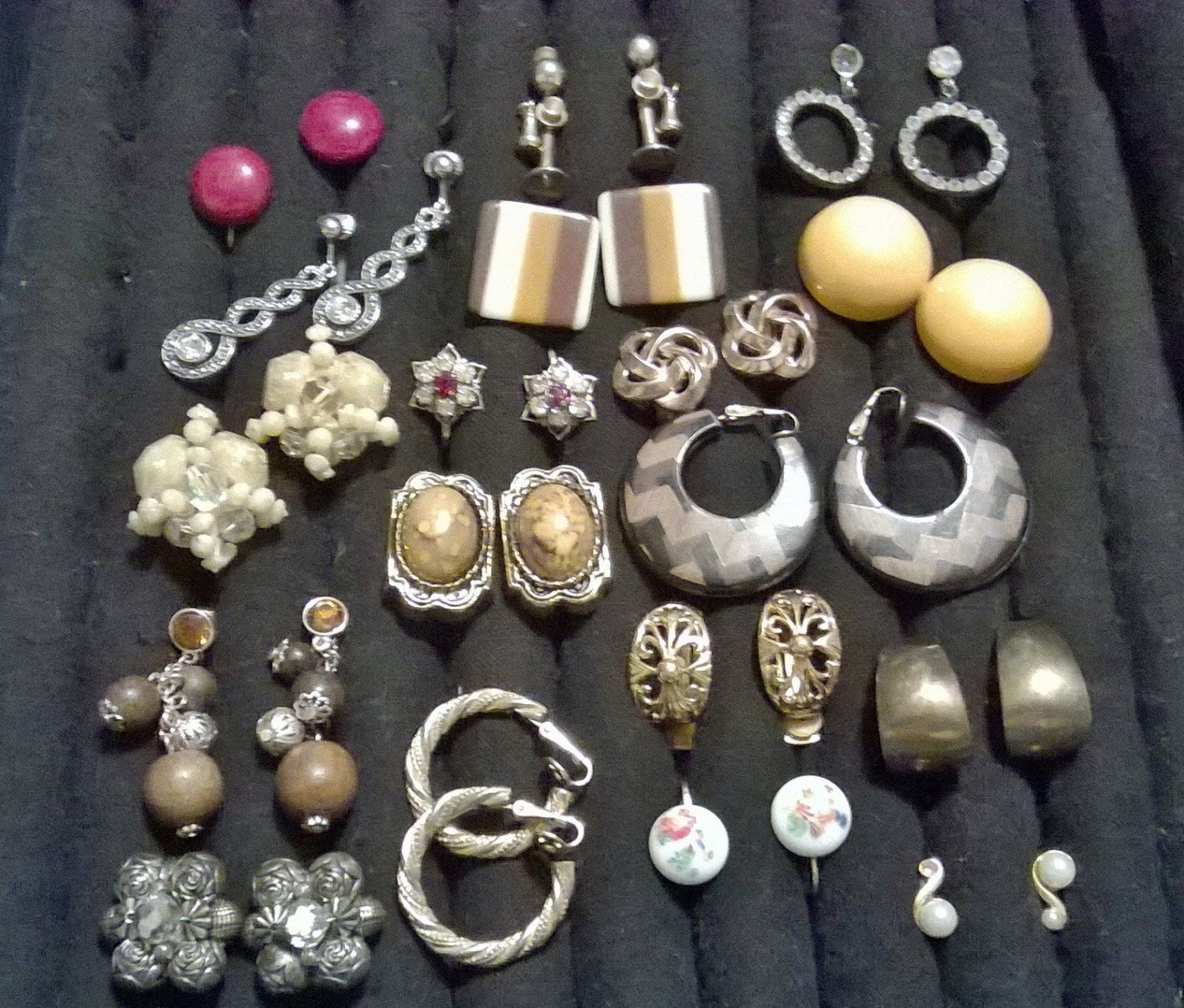 Vintage Jewelry Destash Clip On Earrings Bulk Lot 18 Pairs. Haute Juice