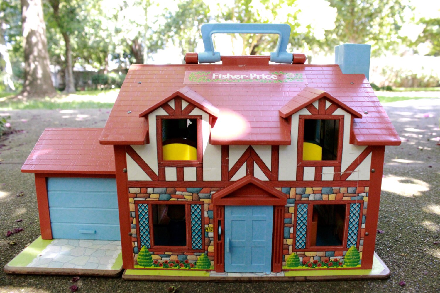 1980 Fisher Price House Model 952 With Family Furniture and