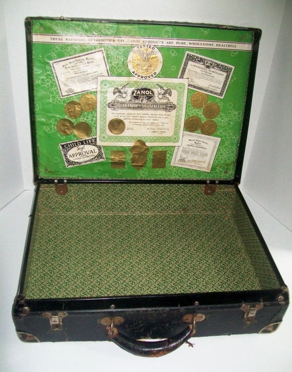 Vintage Traveling Salesman Sample Case Advertising Collectible