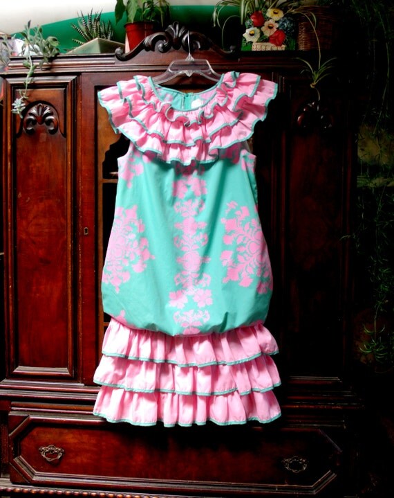 Vintage Mamo Howell Traditional Hawaiian Muumuu Ruffled