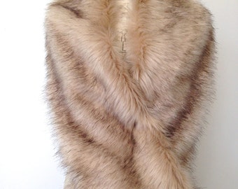 Champagne Faux Fur Shrug - Bridal Fox Fur Stole- Pink Champagne Fur Collar - Luxury Faux Fur Bridal Cape Shrug - gift for her - Handmade UK