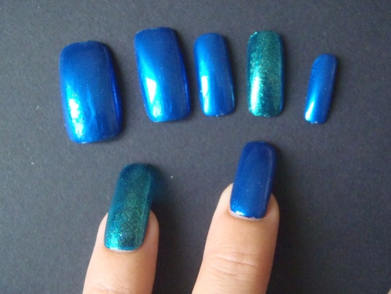 fake nail teal blue metalized turquoise green by LaSoffittaDiSte